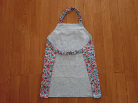 子供のかわいいエプロンの簡単な作り方 三角巾も一緒に簡単手作り 子育て応援サイト March マーチ