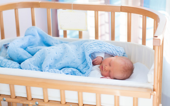 大切な赤ちゃんにベビーベッドは必要！就寝時の窒息死を回避しよう 子育て応援サイト MARCH(マーチ)