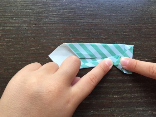 折り紙でネクタイを折る手順