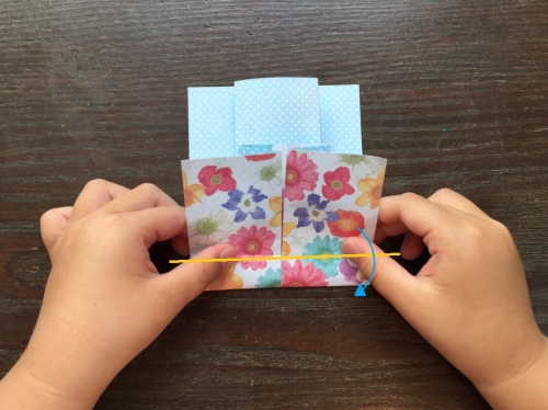 折り紙でワンピースを折る手順