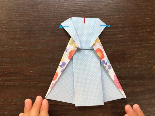 折り紙でワンピースを折る手順