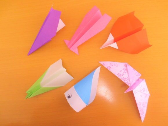 難易度別 折り紙の紙飛行機の折り方6つ 幼児でも簡単な折り方 子育て応援サイト March マーチ
