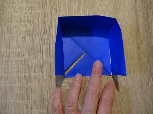 折り紙でギフトボックスを折る折り方の手順の画像