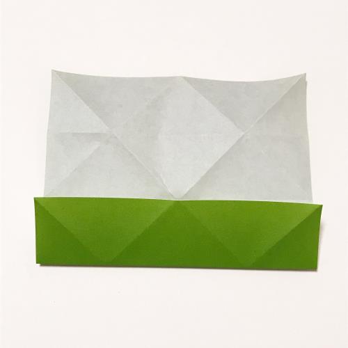 折り紙でコースターを折る手順の画像