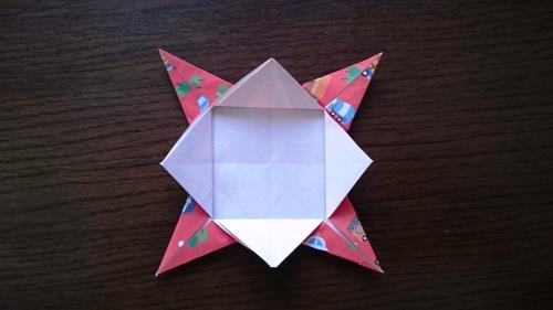 折り紙でコマを折る折り方の手順の画像