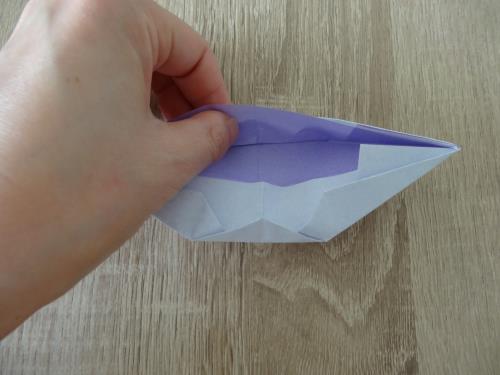 折り紙で立体的で水に浮かぶ船を作る手順