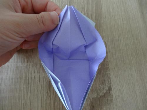 折り紙で立体的で水に浮かぶ船を作る手順