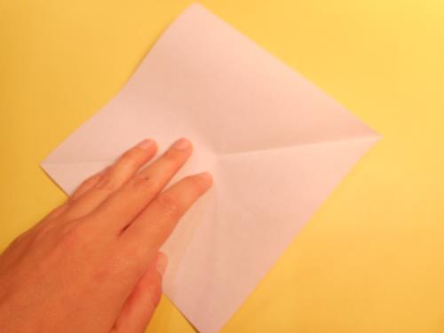 折り紙でパン（クロワッサン）を折る手順画像