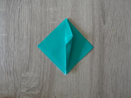 折り紙でピーマンを折る折り方手順の画像