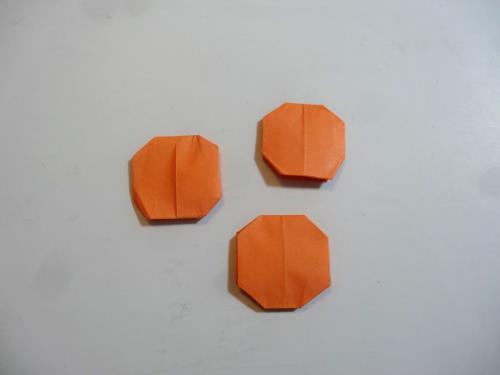 折り紙でお団子を折る折り方の手順画像