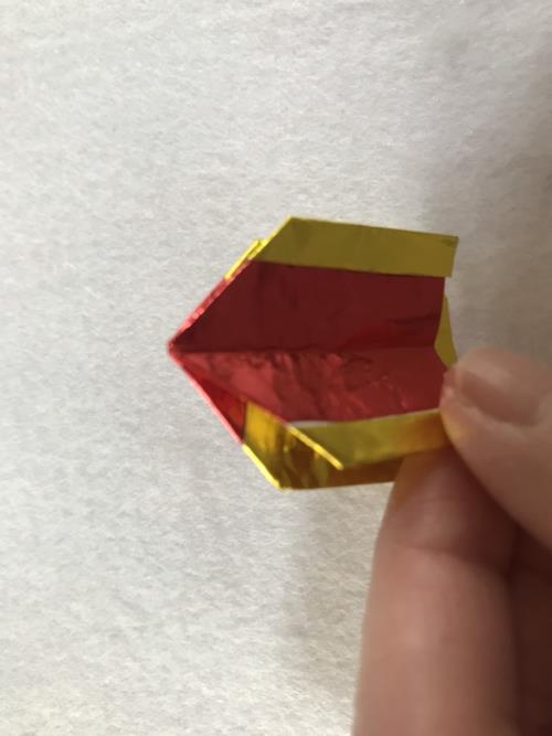 折り紙で指輪を折る折り方の手順画像