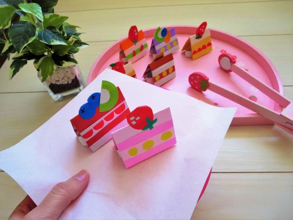 折り紙で作るオリジナルケーキ デコレーションも楽しもう 子育て応援サイト March マーチ