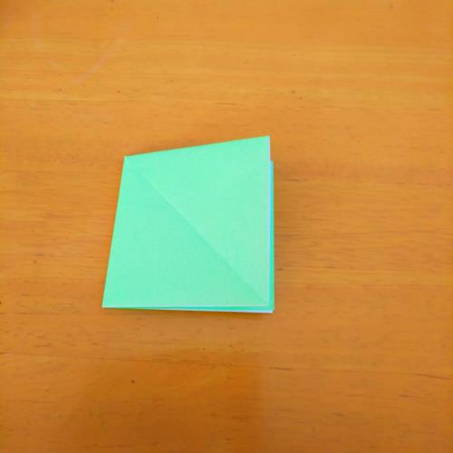 折り紙でバッタを折る折り方の手順画像