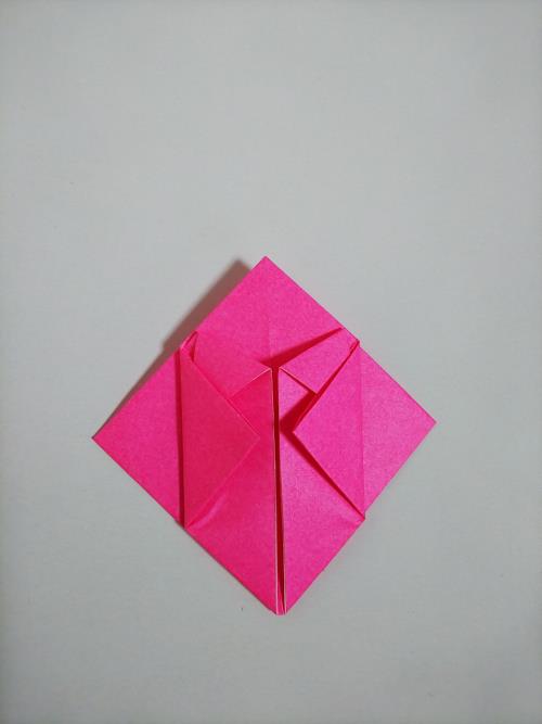 折り紙で電車を折る折り方の手順の画像” width=