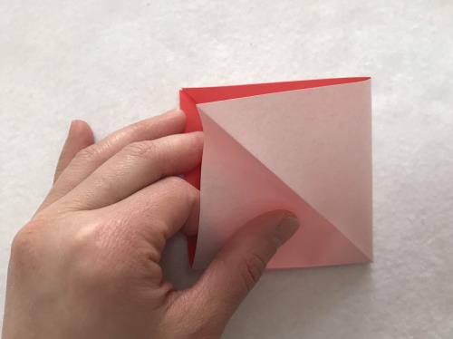 折り紙でカーネーションを折る折り方の手順画像
