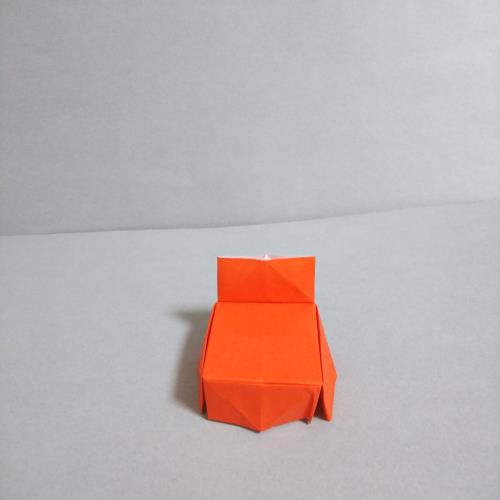折り紙で色々な椅子を折る折り方の手順画像