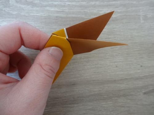 折り紙でドーナツを折る折り方の手順画像