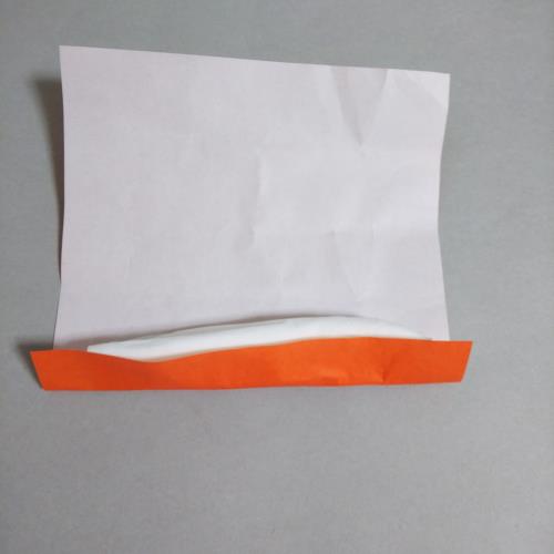 折り紙でホットドッグを折る折り方の手順画像” width=