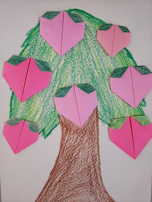 折り紙で桃を折る折り方の手順画像