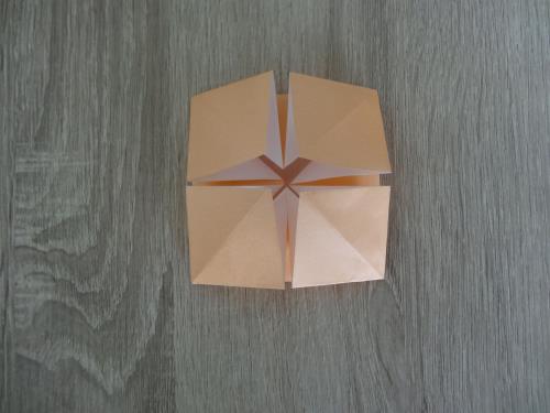 折り紙でテーブルを折る折り方の手順画像