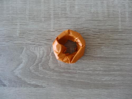 折り紙でドーナツを作る作り方の手順画像