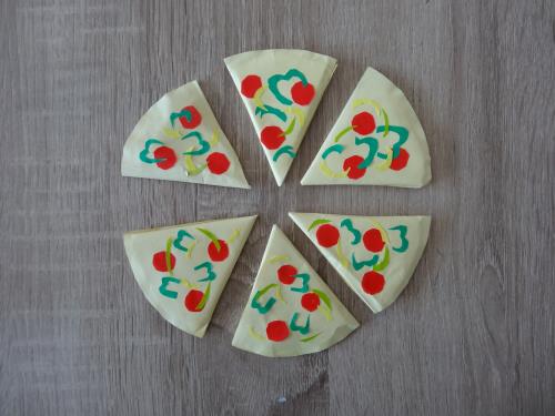 ティッシュで可愛くピザを作る作り方の手順画像