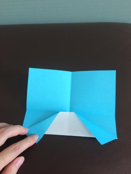 折り紙でトラックを折る折り方の手順画像” width=