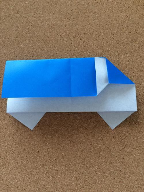 折り紙でトラックを折る折り方の手順画像” width=
