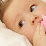 生後6ヶ月の赤ちゃんの遊びやおすすめのおもちゃ 心を育む関わり方 子育て応援サイト March マーチ