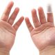 子供が指を挟む危険性…子供が指を挟んだ時の応急処置と防止策