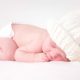 赤ちゃんの首すわりに効果あり！うつ伏せの練習のやり方紹介