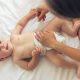 赤ちゃんのおむつ交換のタイミングの見極め方と手際よく替えるコツ