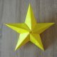 折り紙で折る立体的な星。親子でつくるインテリアにもおすすめ